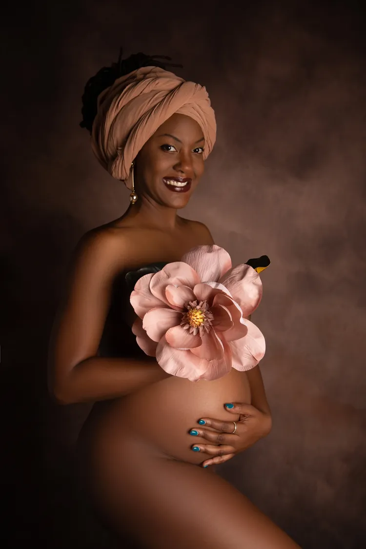 Maternity portrait by Daysi Rojas