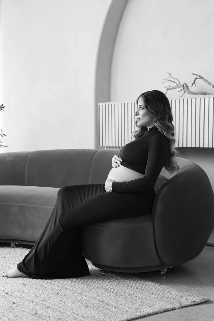 Maternity portrait by Daysi Rojas
