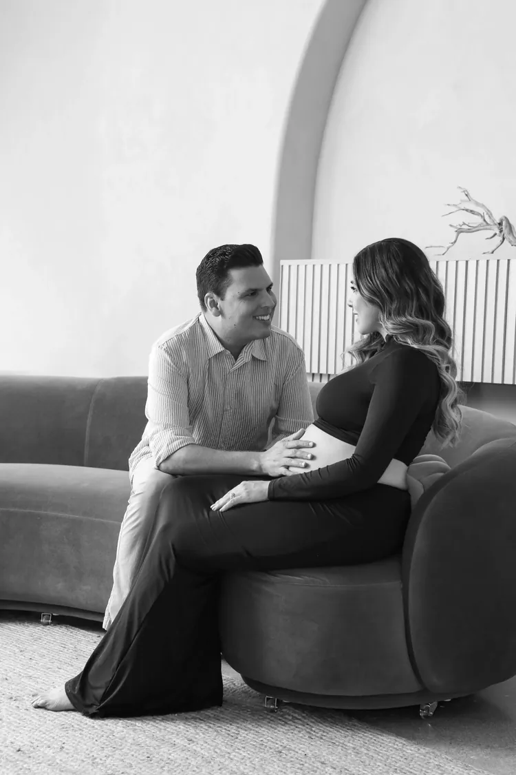 Maternity portrait by Daysi Rojas