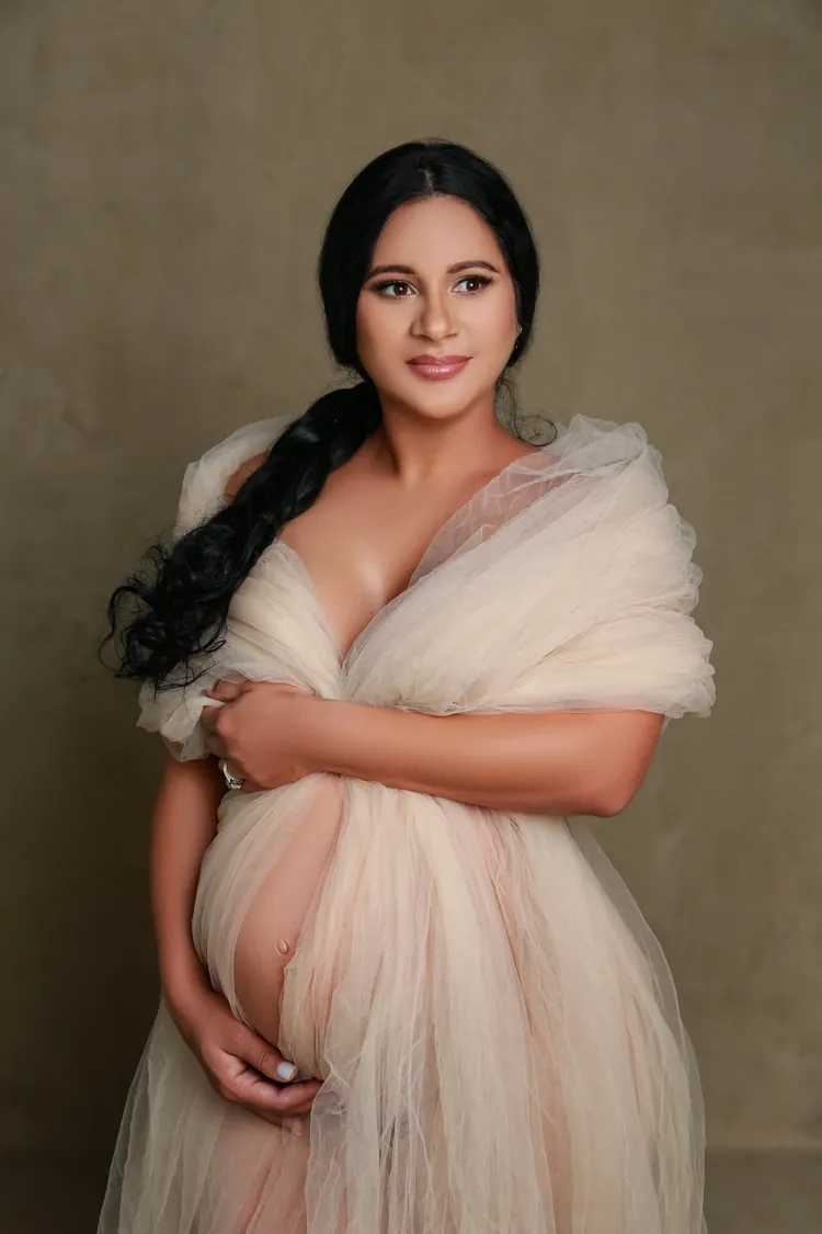 Retrato de maternidad por Daysi Rojas