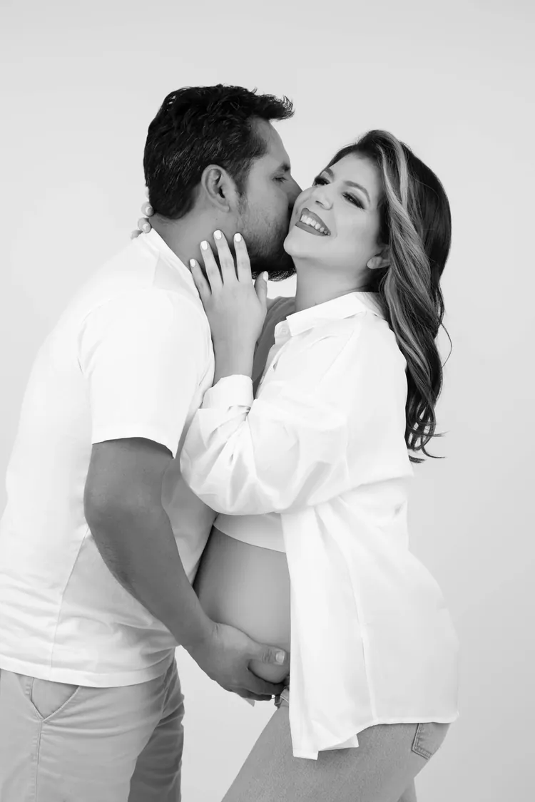 Maternity portrait by Daysi Rojas