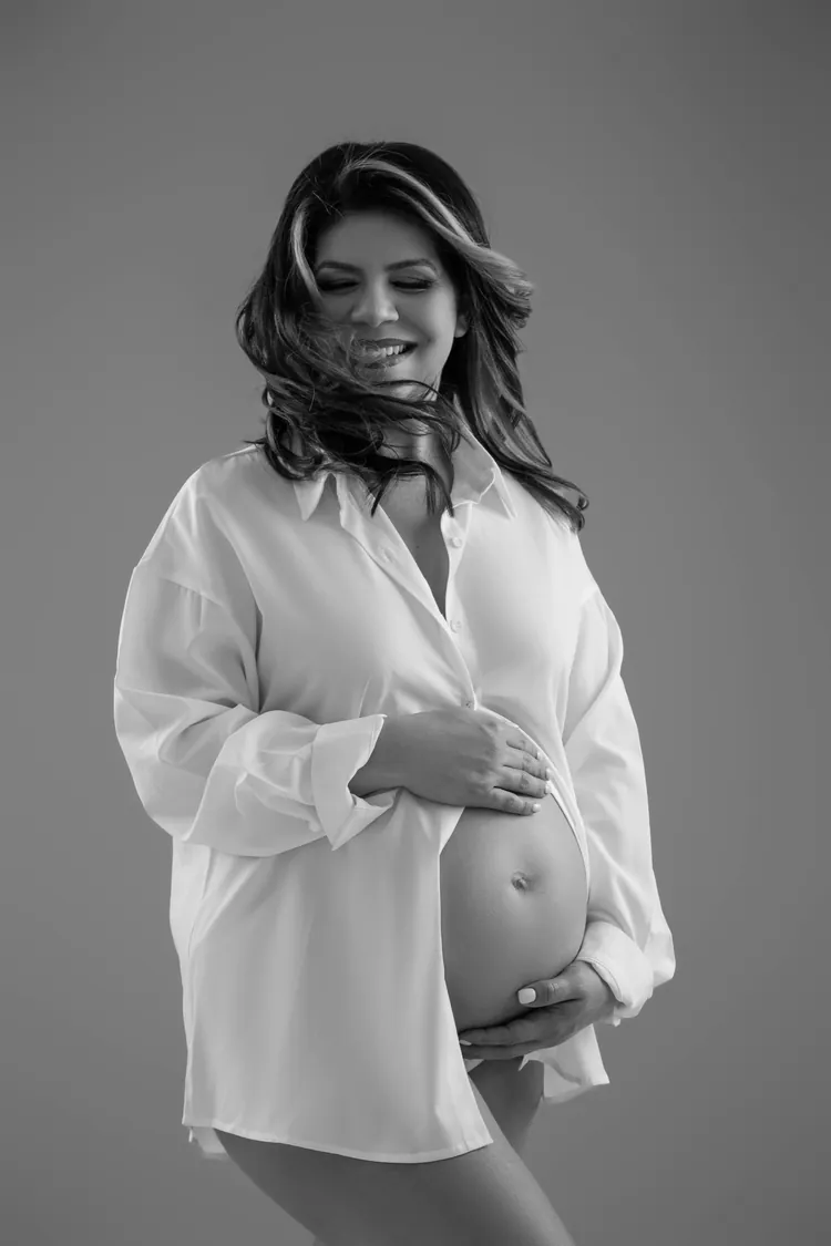 Maternity portrait by Daysi Rojas