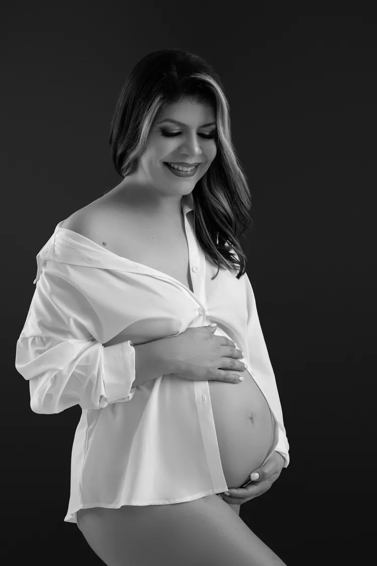 Maternity portrait by Daysi Rojas