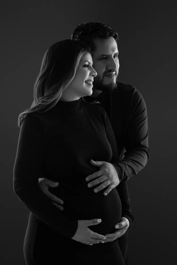 Maternity portrait by Daysi Rojas