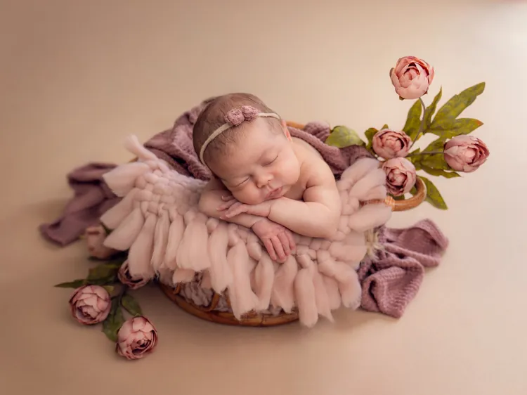 Newborn portrait by Yerandis
