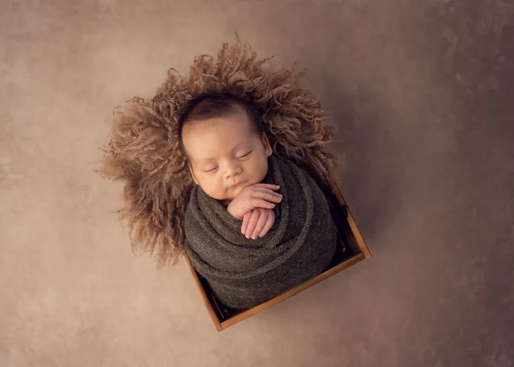 Newborn portrait by Yerandis