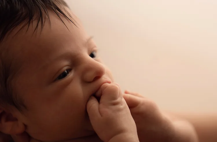 Newborn portrait by Yerandis